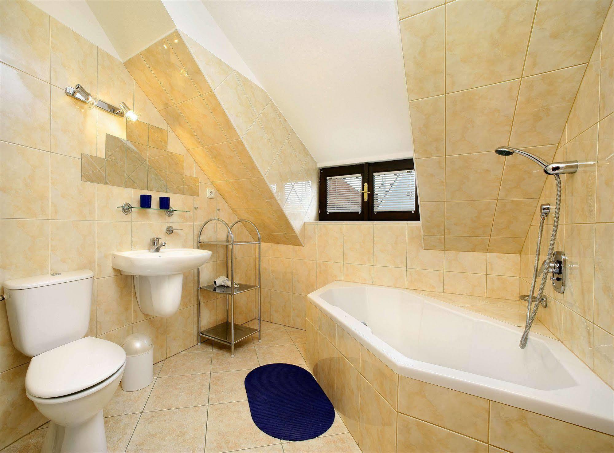 Hotel Garni Mysi Dira 3*